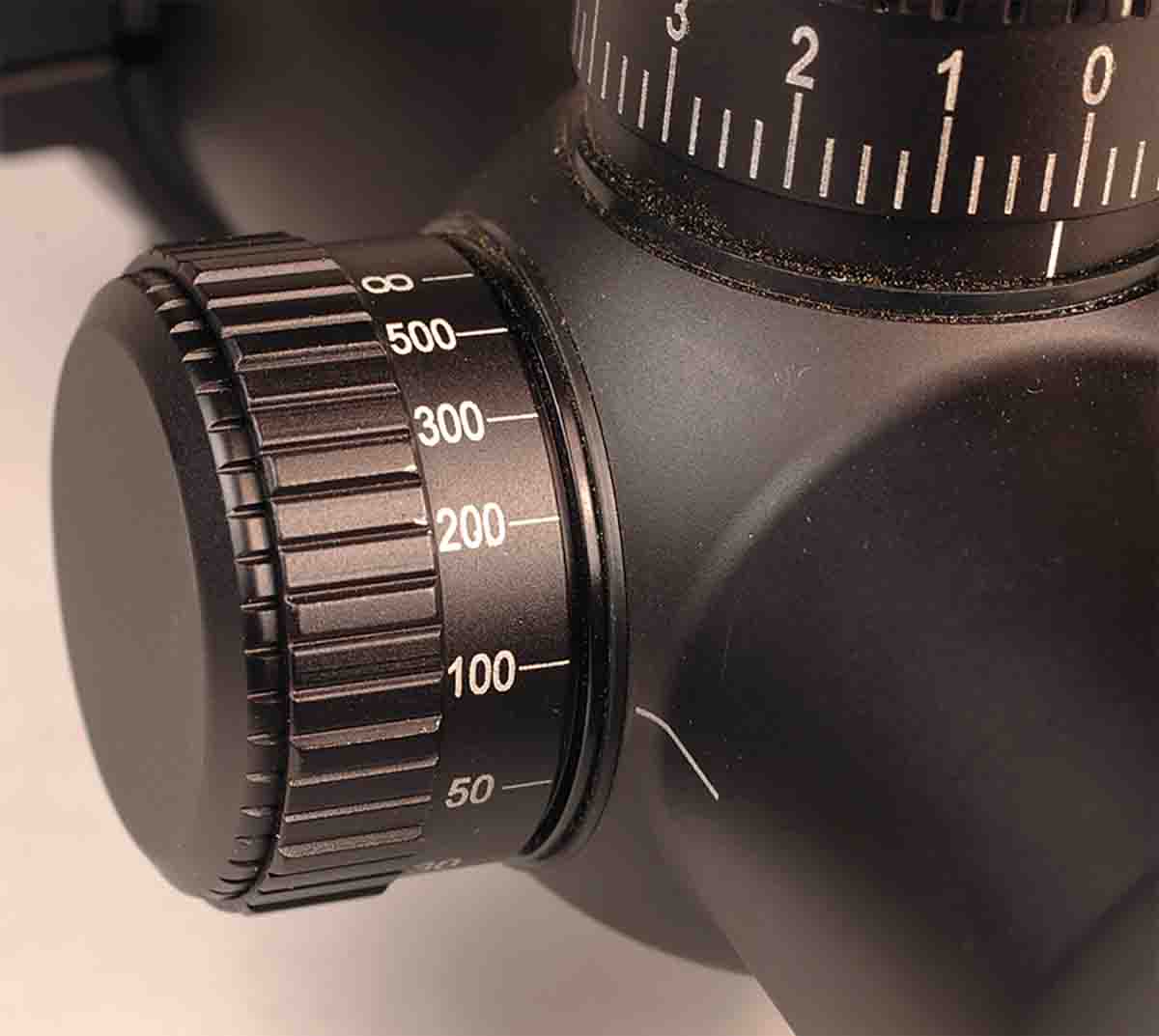 The parallax dial focuses down to 10 yards.